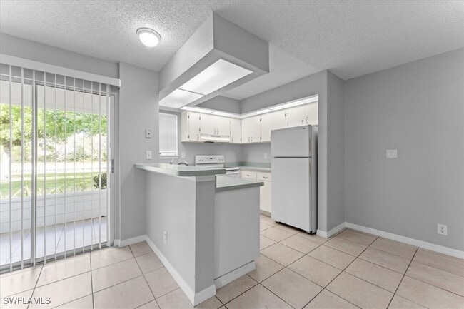 Building Photo - 2033 Rookery Bay Dr