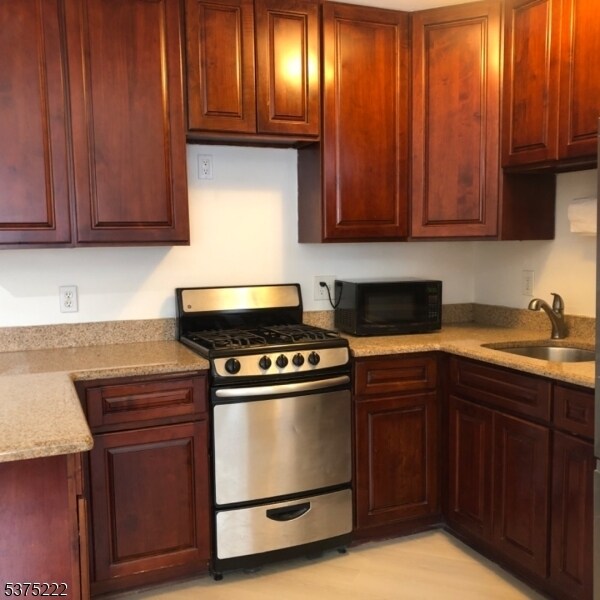 Foto del edificio - 104 N Beverwyck Rd