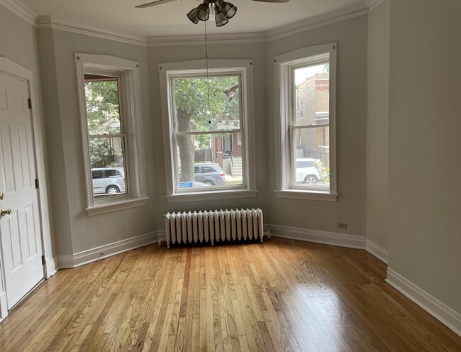 Building Photo - 2318 N Avers Ave