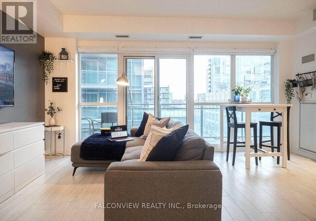 Building Photo - 165 Legion Rd N