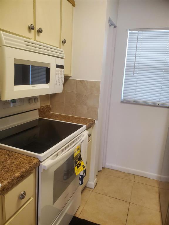 Building Photo - 3274 Coral Ridge Dr
