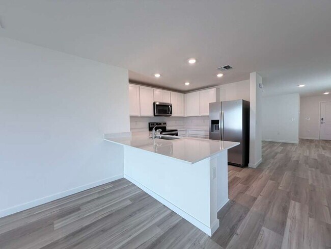 Foto del edificio - MOVE-IN SPECIAL 2 WEEKS FREE RENT!! NO APPLICATION FEES FOR APPROVED APPLICANTS**Beautiful Brand-...