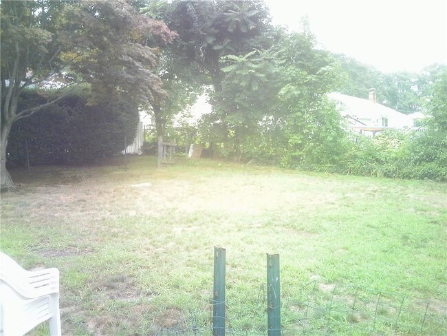 Foto del edificio - 30 W Warwick Ave