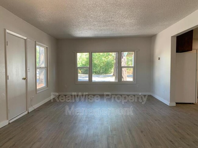 Building Photo - 1465 Fruitdale Dr