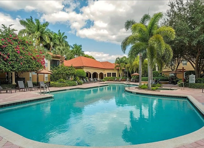 Building Photo - 8950 Colonnades Ct E