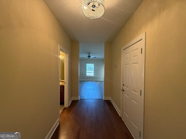 Building Photo - 161 Barfield Way