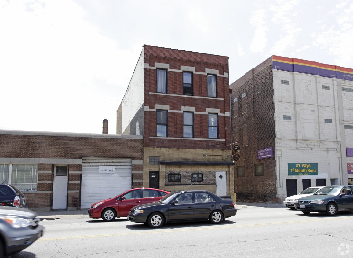 Foto del edificio - 1665 W Fullerton Ave