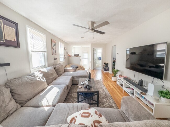 Photo - 28 Fisk Ave Apartment