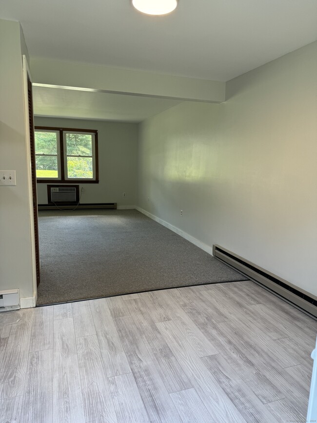 Building Photo - 252 Harrisville Rd