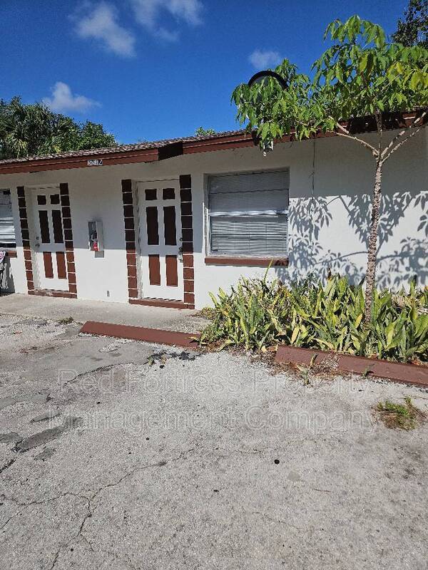 Building Photo - 3812 Desoto Ave