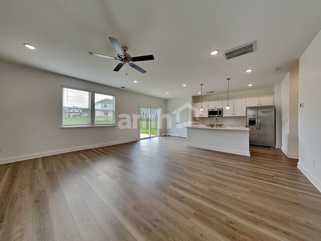 Foto del edificio - 4781 McDade Lane