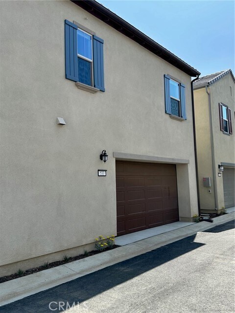 Building Photo - 533 Embrook Way