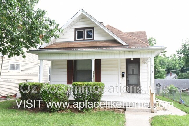 Building Photo - 2728 Sacramento St