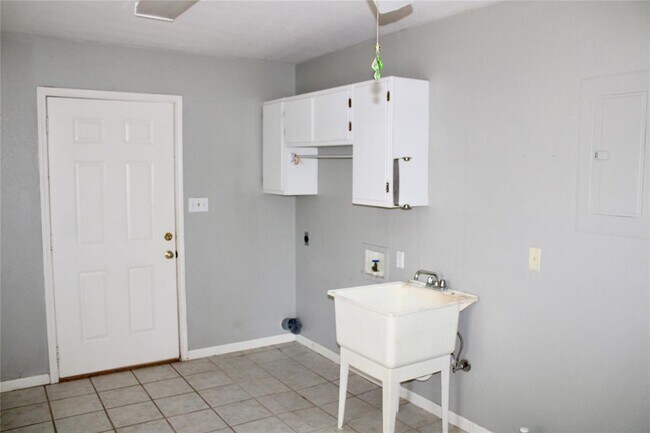 Building Photo - 2662 US-77