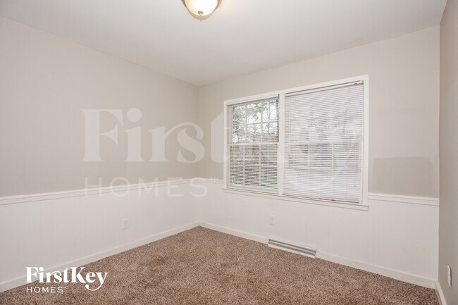 Foto del edificio - 4901 Delivau Dr