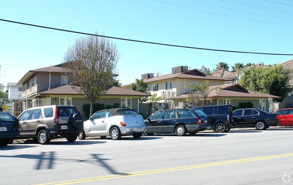 Building Photo - 1601-1801 E 15th Street