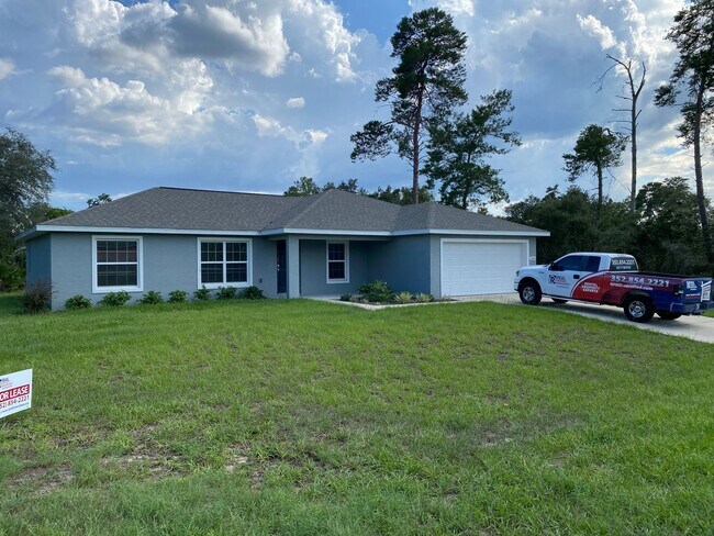 Foto del edificio - Desirable SW Ocala Neighborhood 4/2/2 *WON'T LAST*