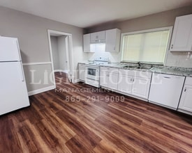 Building Photo - 627 Avenue A