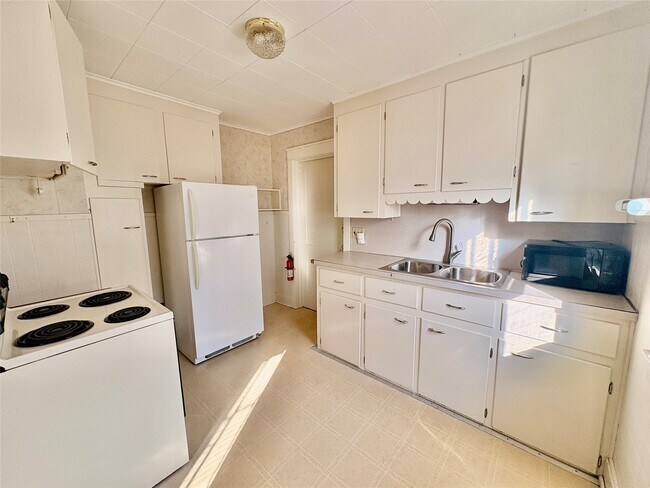 Foto del edificio - 211 Dudley Ave