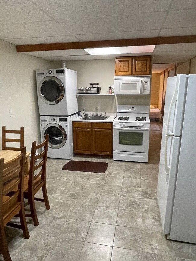 Building Photo - 33125 Rensselaer Ln
