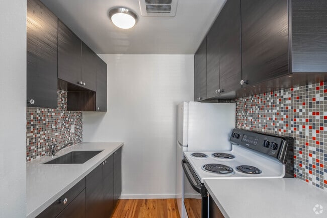 1BR, 1 BA - 625SF - Kitchen - The Standard