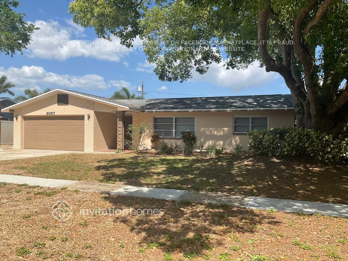 Foto principal - 9057 Lynwood Dr