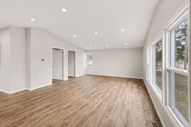 Building Photo - 2 bedroom ranch in Grand Blanc Schools