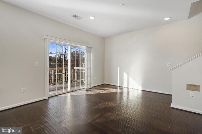 Foto del edificio - 13921 Hollow Wind Way