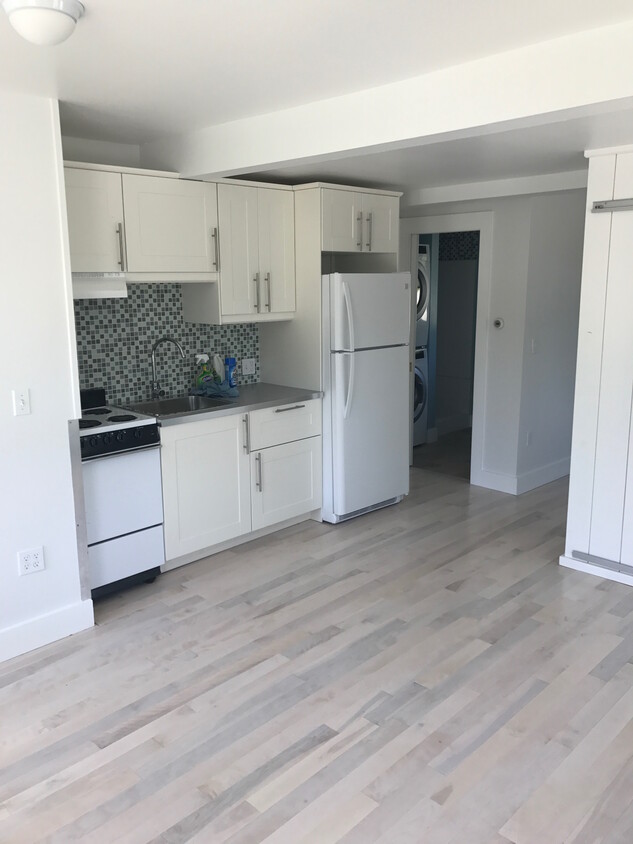 Foto principal - 698 W Woodstock Rd