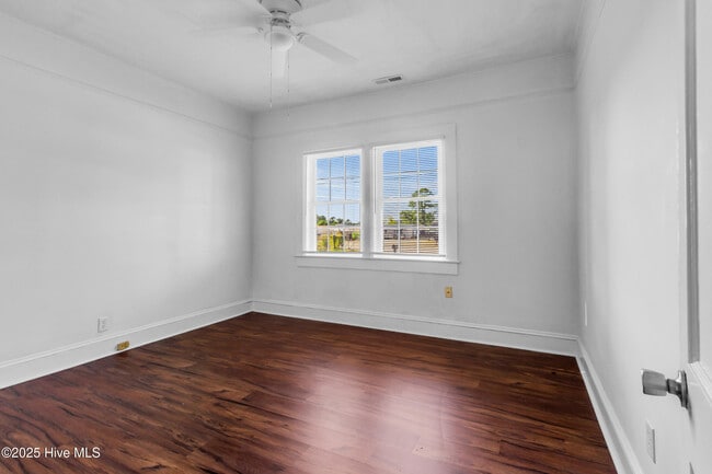 Building Photo - 407 Hoke St