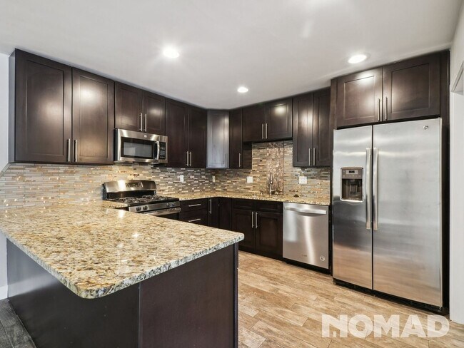 Building Photo - 4Bed/3Bath Updated modern home near Fitzsi...
