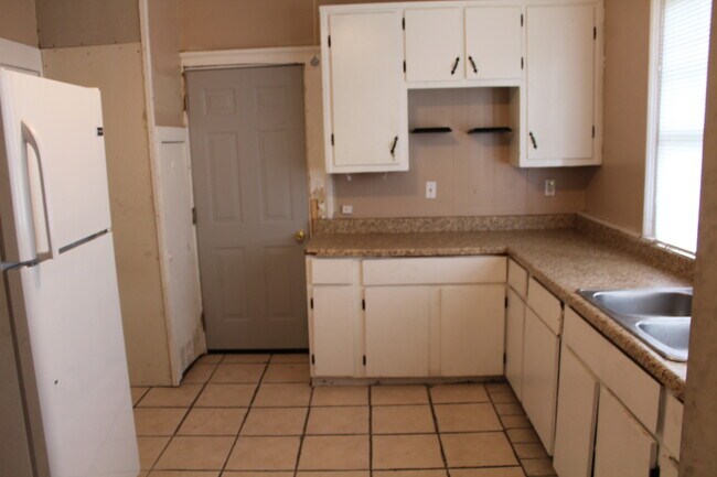 Building Photo - 2229 Procter St, Port Arthur, TX