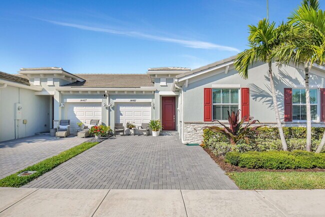 Foto del edificio - 14481 Highland Center Way