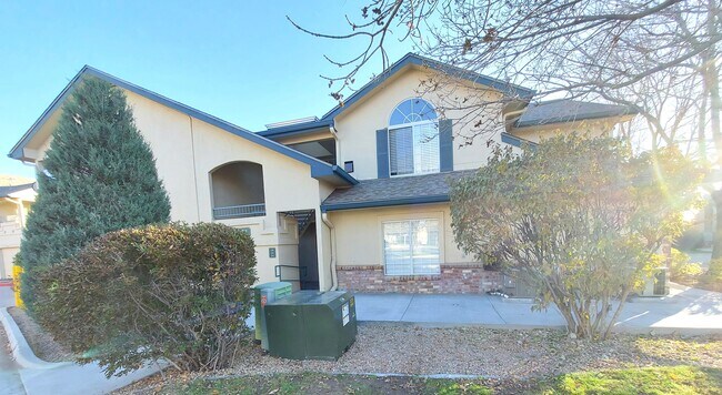 Building Photo - 8601 E Dry Creek Rd