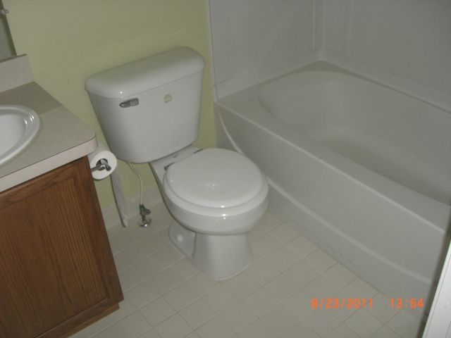 Building Photo - 43330 Pendleton Cir