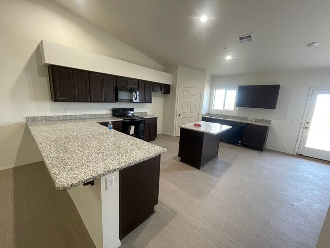 Building Photo - IMMACULATE DESERT SKY T0WN HOUSE for RENT