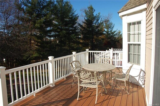 Building Photo - 15 Roundtop Rd