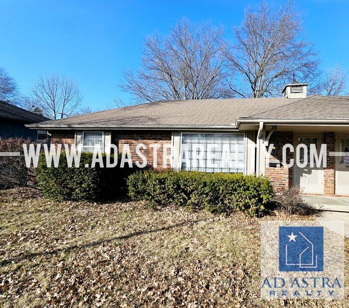 Foto principal - Spacious Duplex in Independence-Available ...