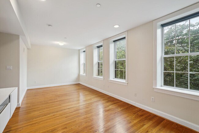 Foto del edificio - Beautiful 2BR/2BA Condo in the heart of Co...