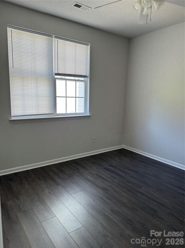 Foto del edificio - 508 Goldstaff Ln