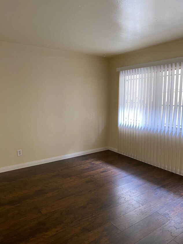 Foto principal - 1014 S Flower St