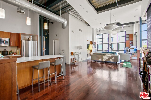 Foto del edificio - 330 W 11th St