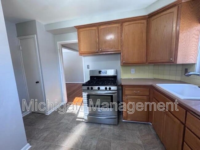 Building Photo - 2714 Glenview Ave