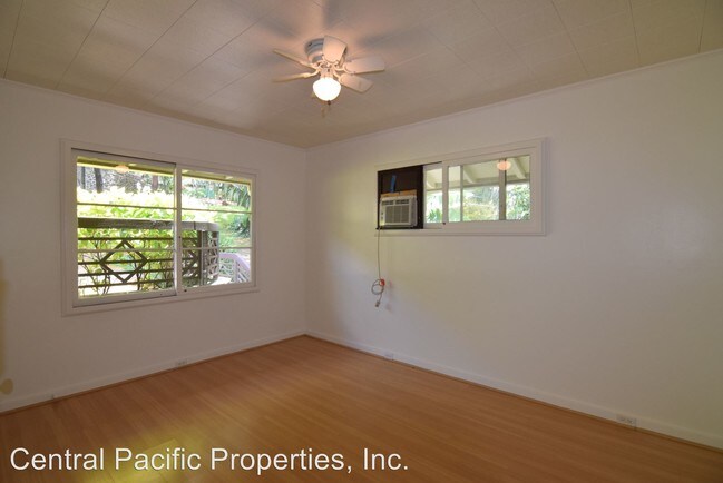 Foto del edificio - 4 br, 2 bath House - 2969 Manoa Road Upstairs