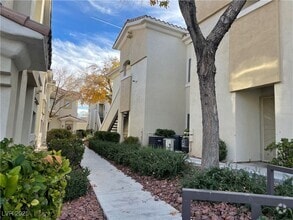 Building Photo - 1420 Red Crest Ln