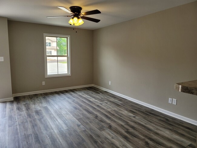 Building Photo - 231B Smithson Lane
