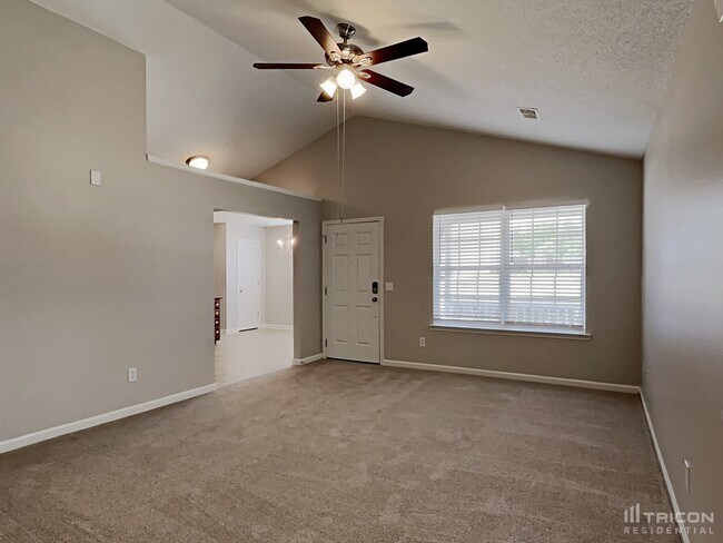 Foto del edificio - 305 Hester Ct