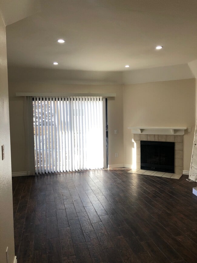 Building Photo - 22885 Hilton Head Dr