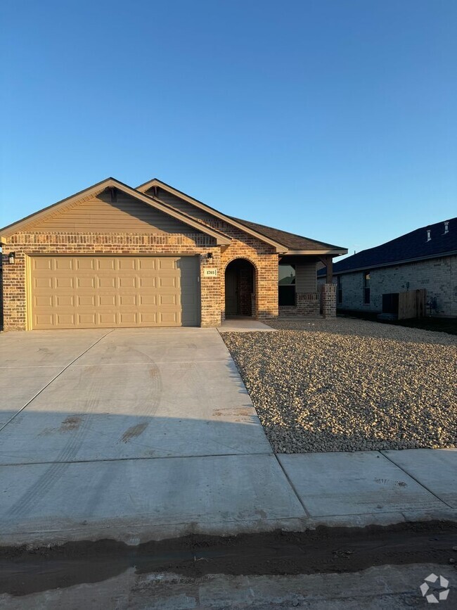 Building Photo - 1703 Moon River Rd