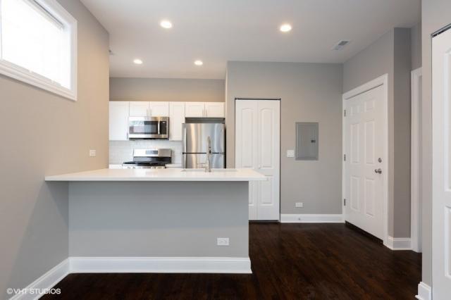 Building Photo - 1 bedroom in CHICAGO IL 60625